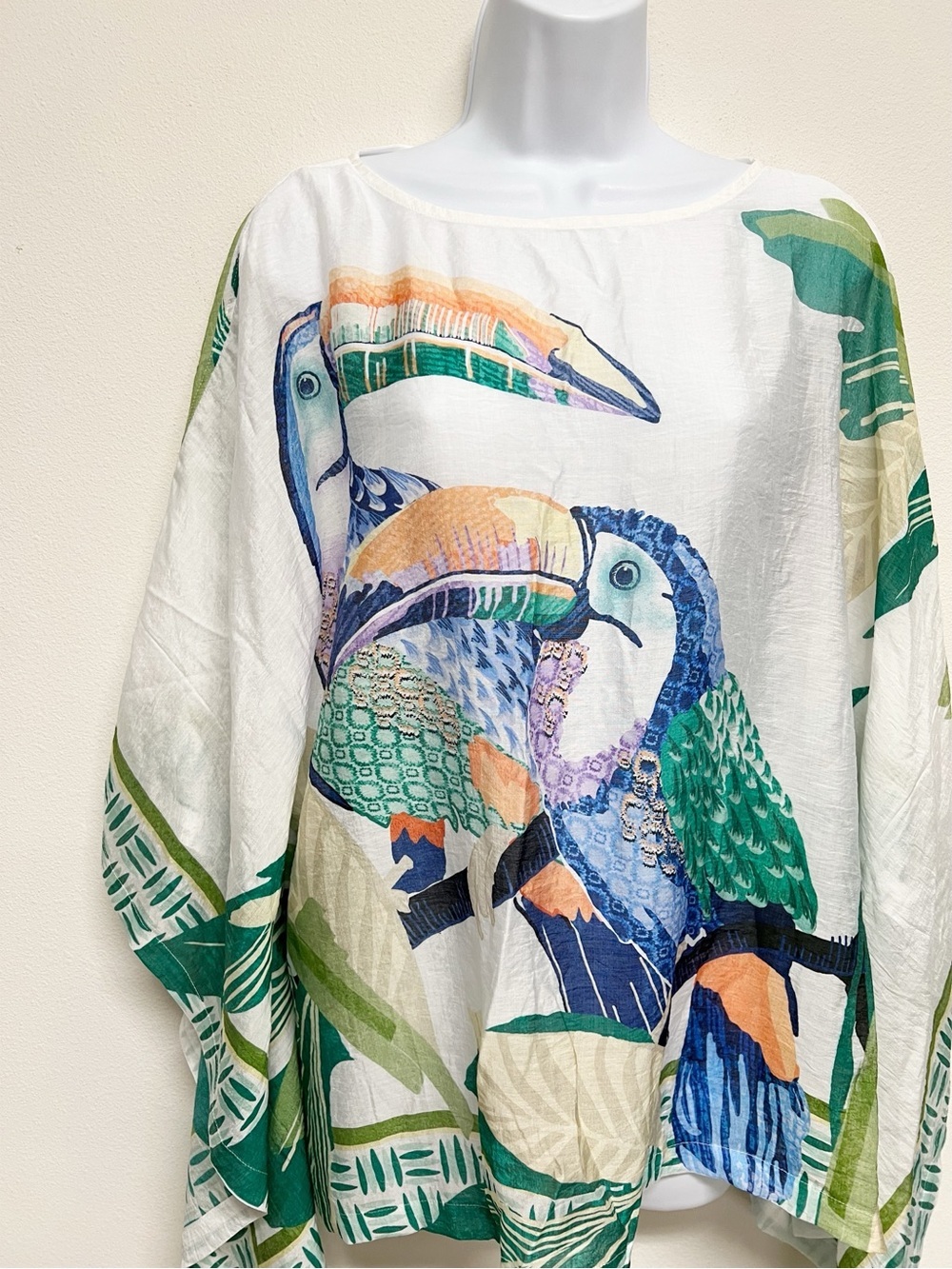 Chicos Womens Alabaster White Colorful Toucan Nana Island Motif Poncho Size S/M - Picture 2 of 11